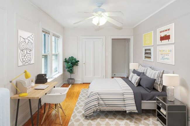 Building Photo - 596 W. Hawthorne