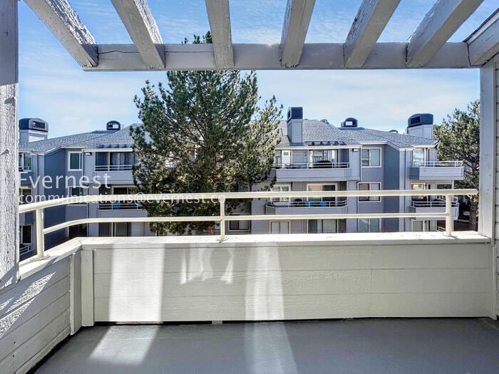 Building Photo - 3700 Iguana Dr