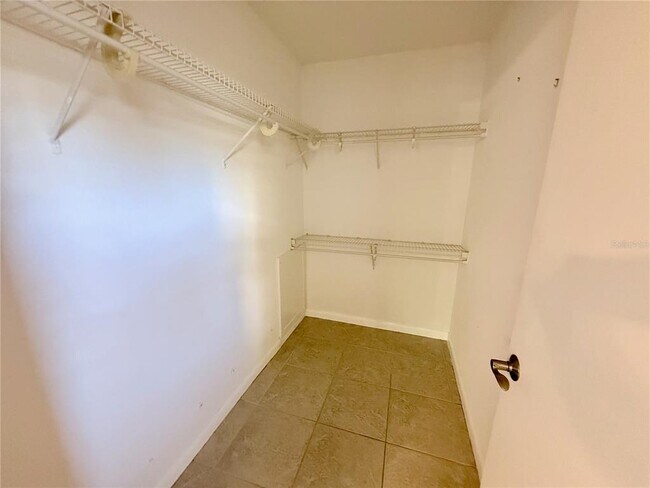 Building Photo - 631 N Orange Ave