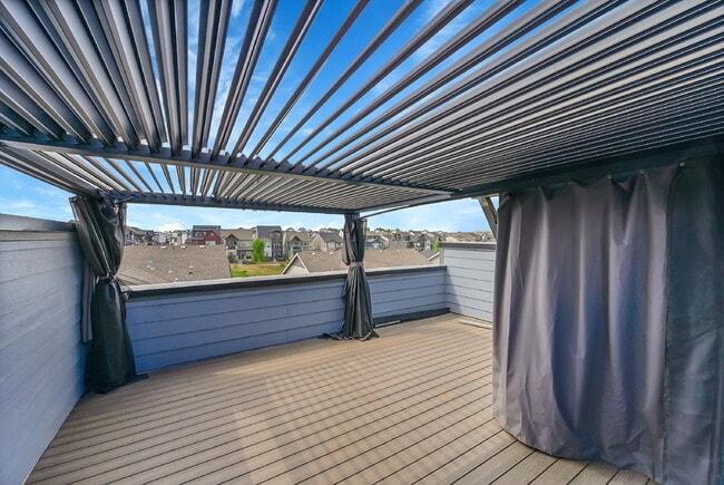 Building Photo - $3,195, 3 bed, 3.1 bath, located in Broomf...