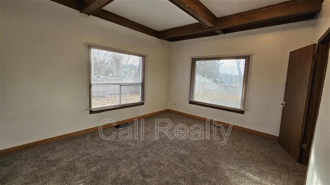 Building Photo - 12019 E Valleyway Ave