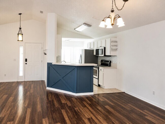 Building Photo - 405 Island View Cir