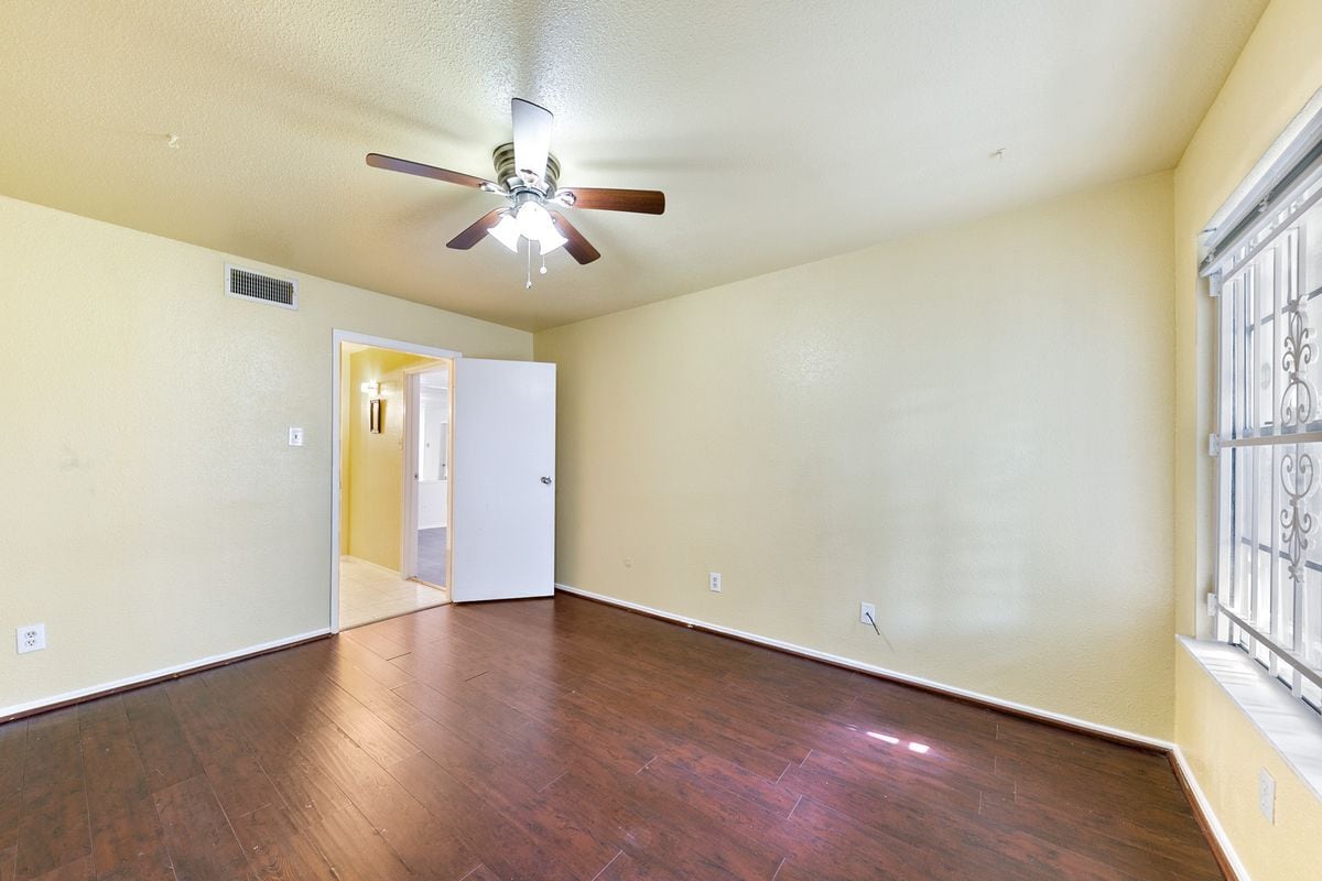 Building Photo - 6500 Sands Point Dr