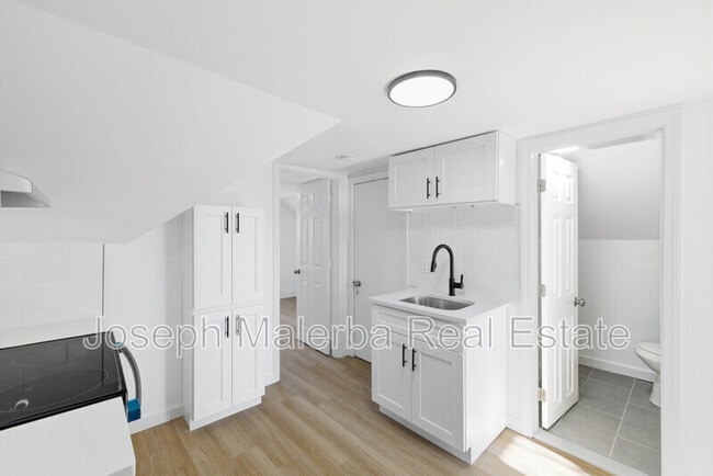 Building Photo - 159 Connecticut Ave