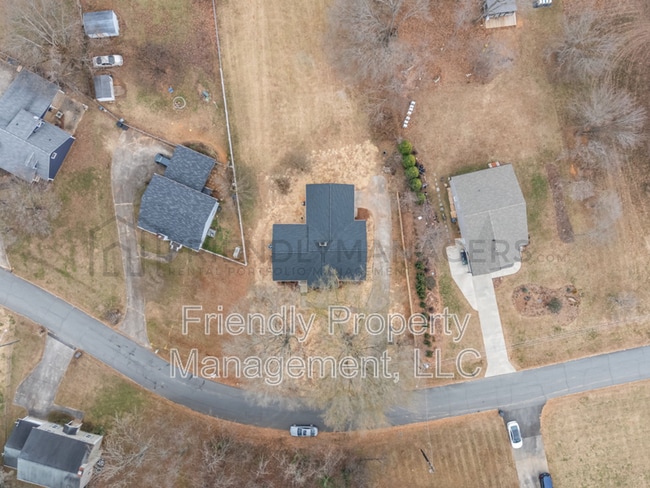 Building Photo - 2119 Dave St