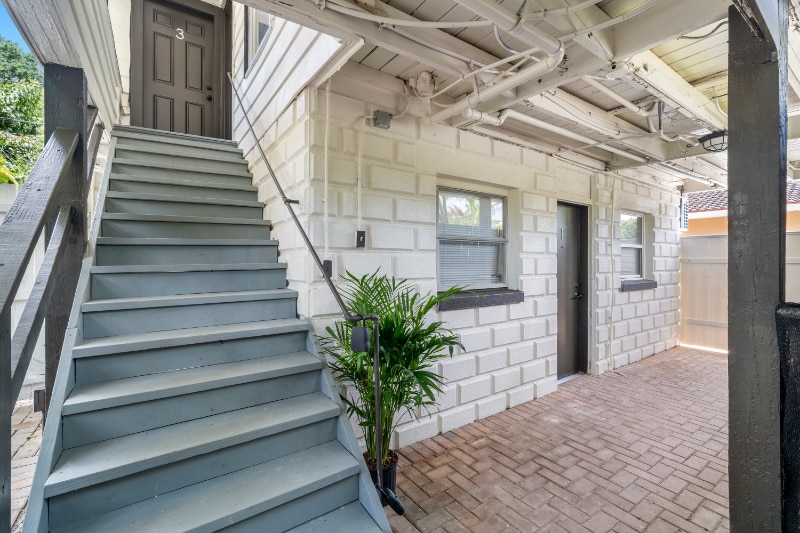 Building Photo - 919 16th Ave N