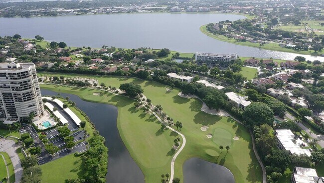 Primary Photo - 1739 Embassy Dr