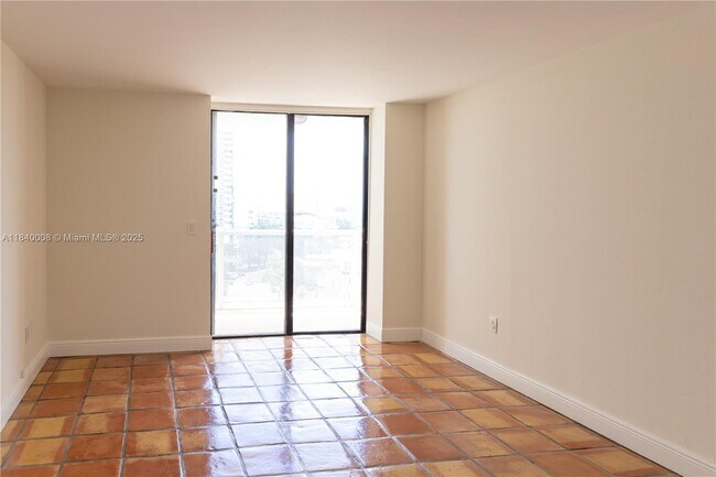 Building Photo - 6423 Collins Ave