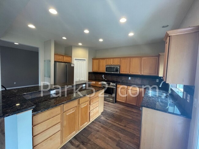 Building Photo - Beautiful 4 Bedroom 3 Bath In The Saddle Creek Community In Fife!