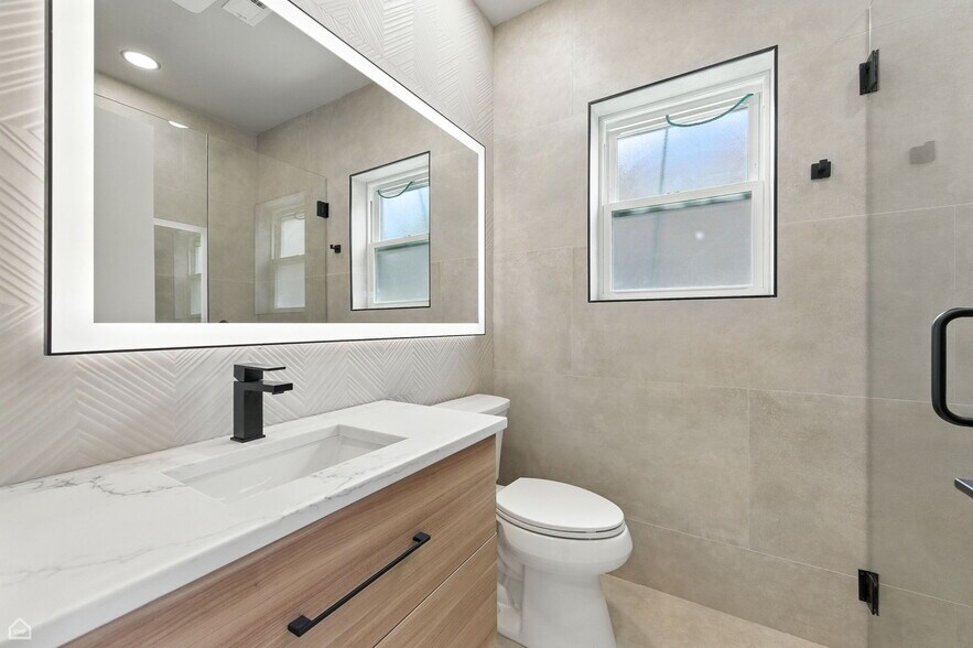 Building Photo - 1238 N Cleaver St