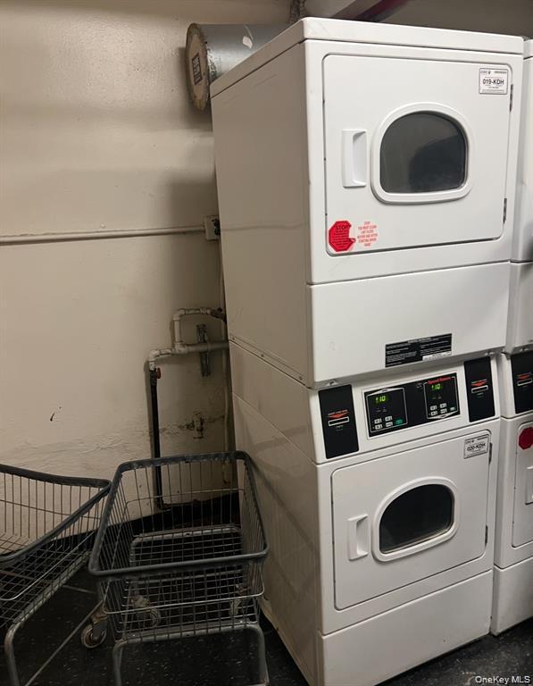 Building Photo - 89-20 55th Ave