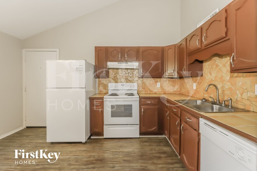 Building Photo - 16914 Kilwinning Dr