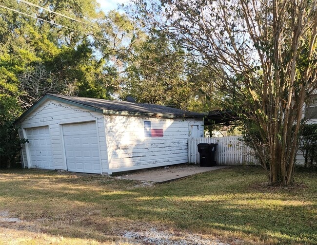 Building Photo - 1400 Dyer Ave