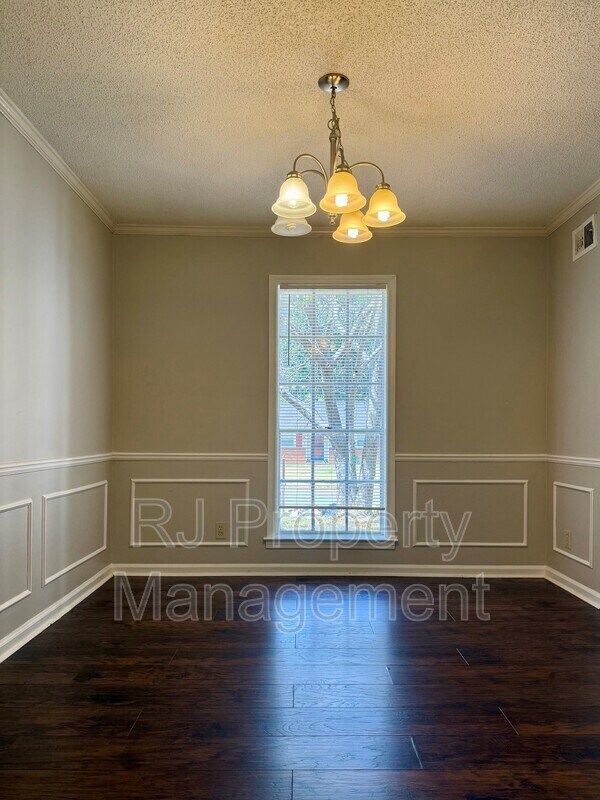 Building Photo - 3086 Estes St
