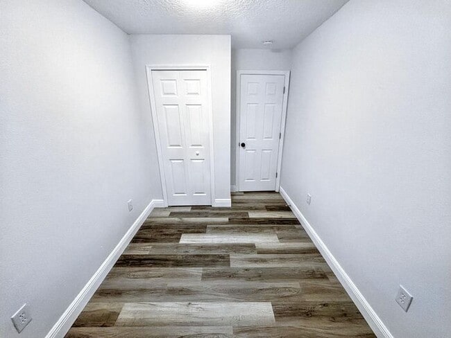 Building Photo - 1326 S Summerlin Ave