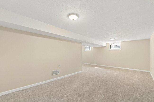 Building Photo - 4611 Thornoak Dr
