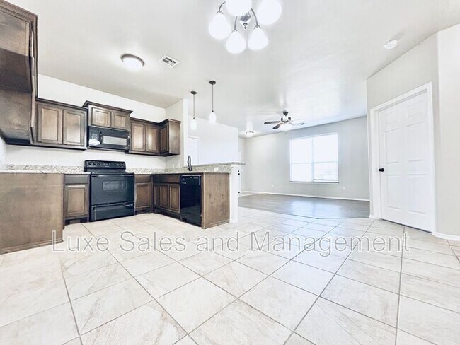 Building Photo - 1328 Garden Gate Dr