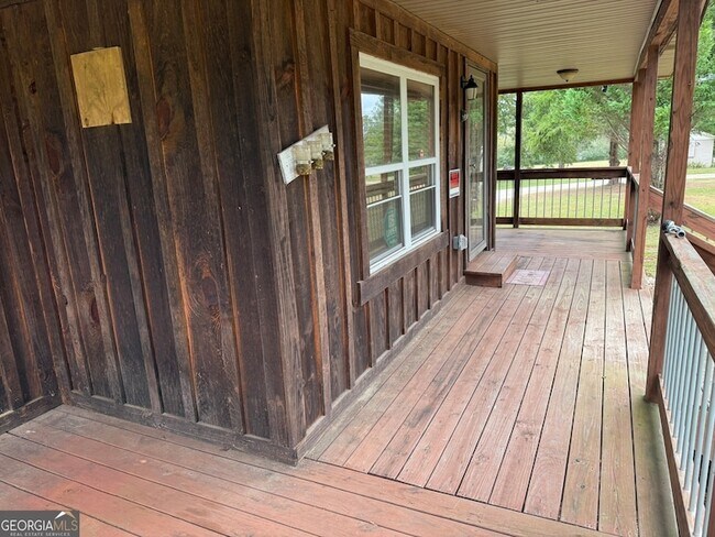 Building Photo - 1565 Corinth Rd