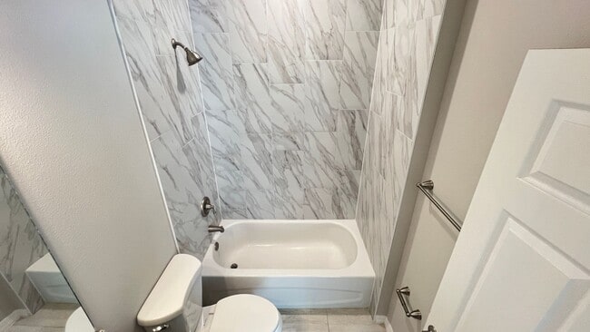 Building Photo - Stunning 3 Bedroom, 2 Bath Home in Palm Bay!