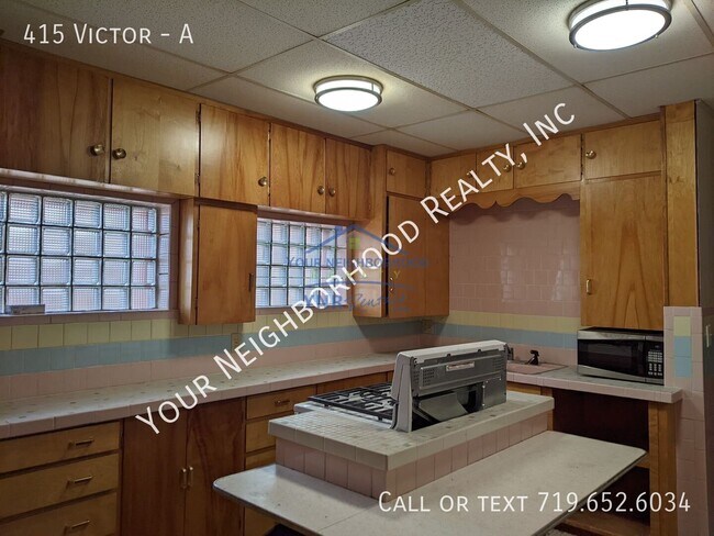 Building Photo - 415 Victor-A