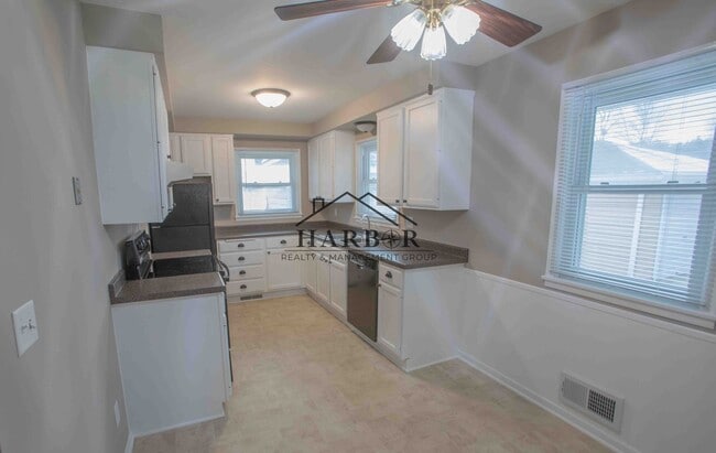 Building Photo - Single Family Home in SW Rochester with Fu...