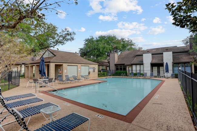 Building Photo - 2601 S Braeswood Blvd