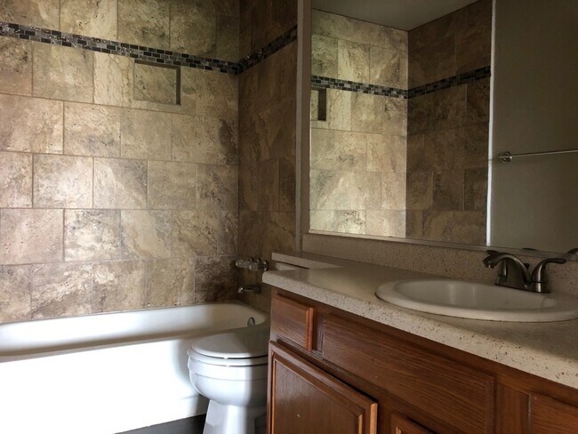 Building Photo - Charming 3 bed 2.5 baths in Rowlett!