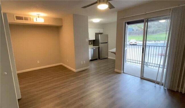 Building Photo - The Silverado Condominiums have plenty of ...