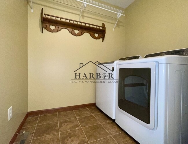 Building Photo - 5011 4th St NW