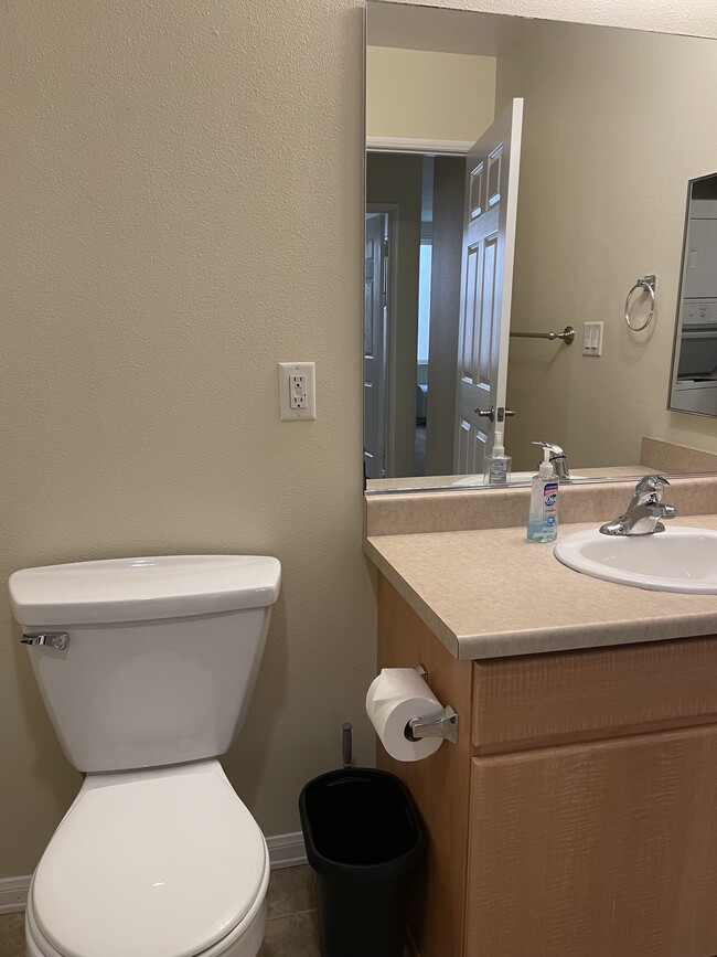 Building Photo - 1435 India St