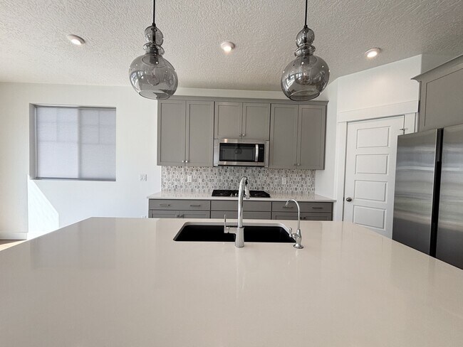 Building Photo - 6086 W Esker Terrace Ln
