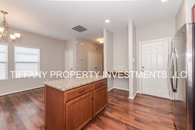 Building Photo - 8219 Romana Red Ln