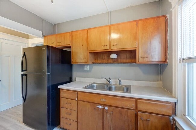 Building Photo - 3636 Besuden Ct