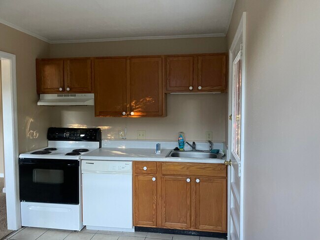Building Photo - 847 Westover Dr
