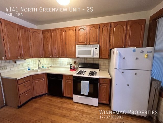 Building Photo - 4141 N Greenview Ave