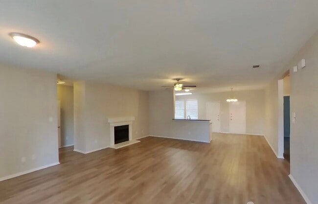 Building Photo - Charming 3-Bedroom Retreat Designed for Everyday Comfort