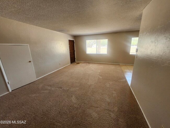 Building Photo - 810 S Kolb Rd