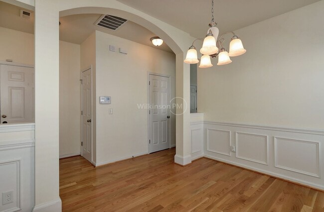 Building Photo - Big & Nice 3Br/2.5Bth Townhome in Steele Creek by Harris Teeter Shopping Center