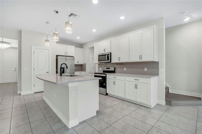 Building Photo - 4828 Chantilly Rd