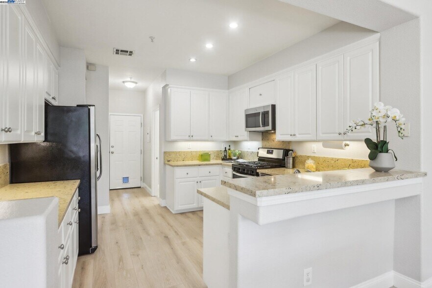 Building Photo - 1730 Cutter Ct