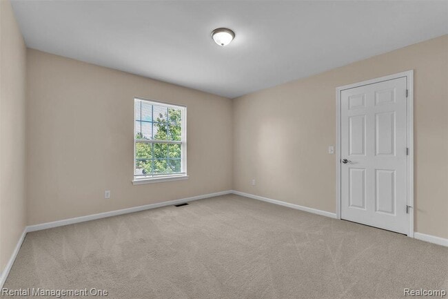 Building Photo - 41590 Mitchell Rd