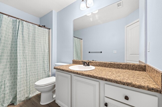 Building Photo - 140 Kinley Ave