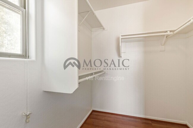 Building Photo - 4540 E Los Alamos St