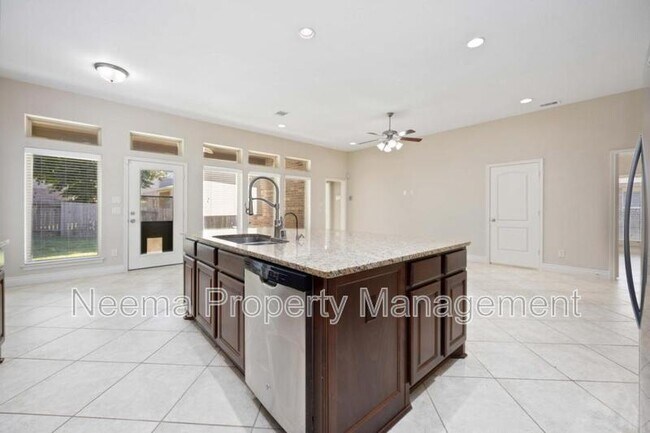 Building Photo - 115 Pine Crest Cir