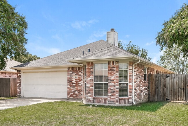 Building Photo - 1213 Misty Meadow Dr