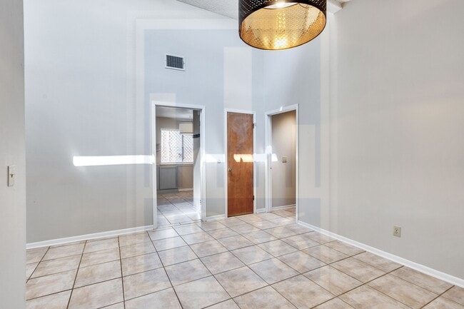 Building Photo - 7302 Waldon Dr