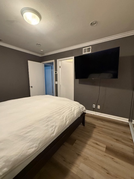 Building Photo - 341 Avenida Pinos