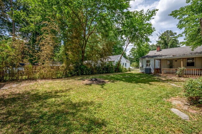 Building Photo - Charming 3-Bedroom, 1 Bath Home located in Sandston-$1750/Mo