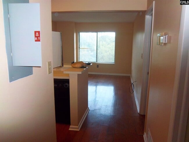Building Photo - 1600 Park Cir