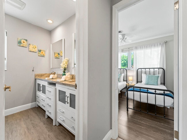 Building Photo - 801 SE 14th St